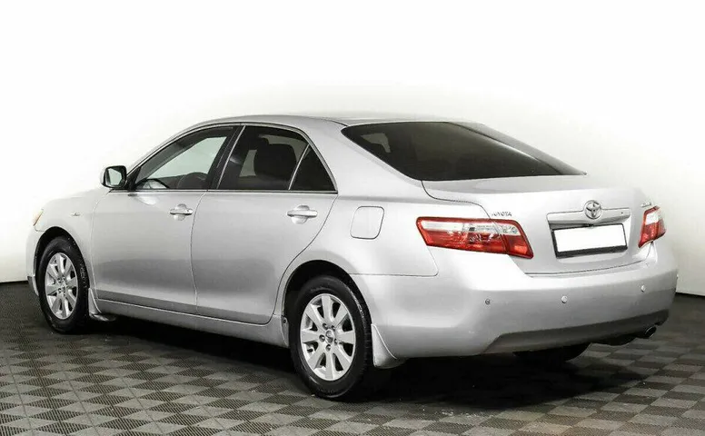 Toyota Camry 2.4 Автомат