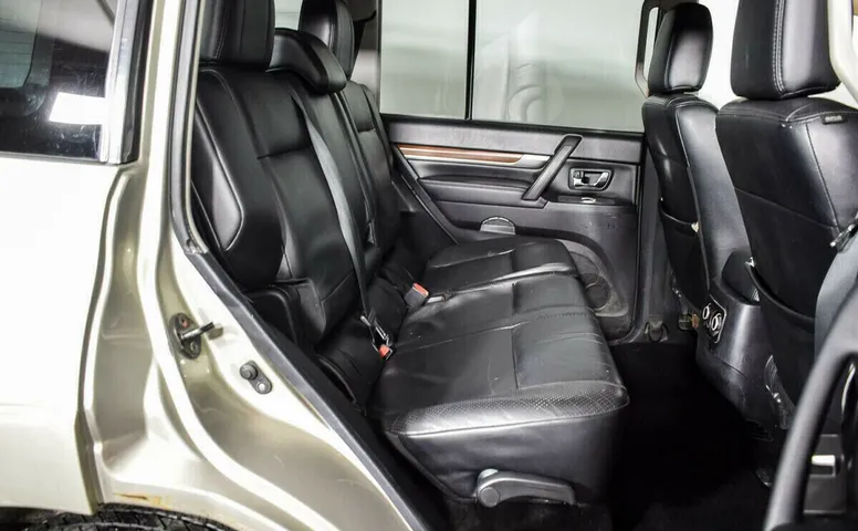 Mitsubishi Pajero IV