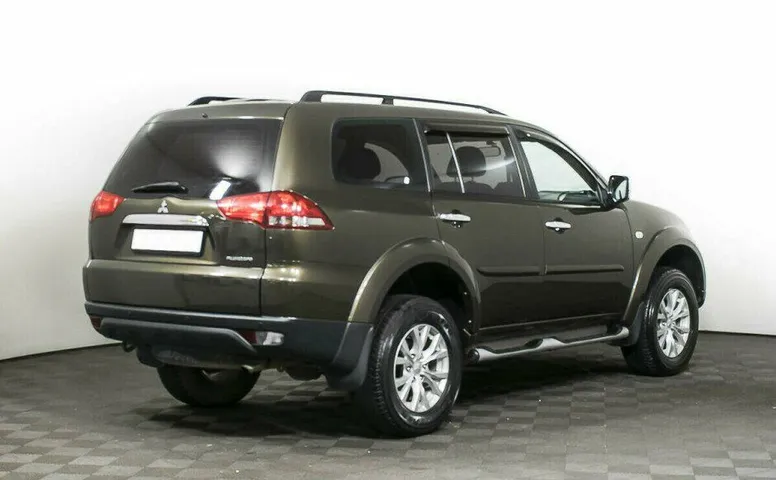 Mitsubishi Pajero Sport 2.5 Автомат