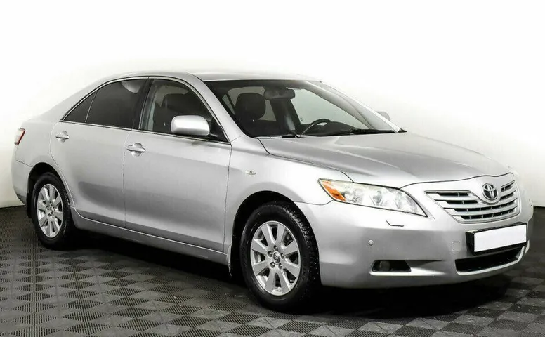 Toyota Camry 2.4 Автомат