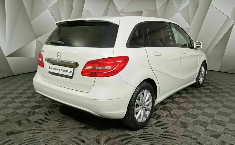Mercedes-Benz B-Класс B 180 BlueEfficiency 7G-DCT (122 л.с.) Белый