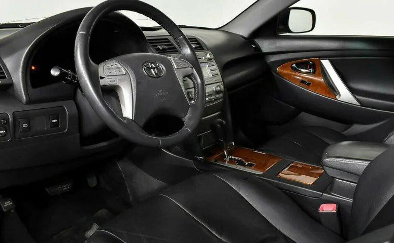 Toyota Camry 2.4 Автомат