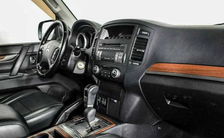 Mitsubishi Pajero 3.2 Автомат
