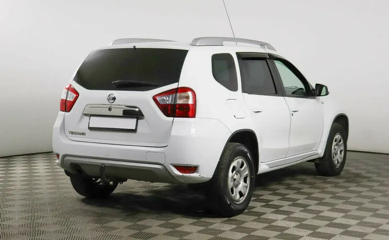 Nissan Terrano III (D10)