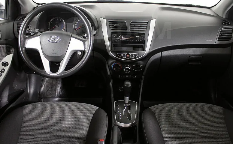 Hyundai Solaris, 1 поколение