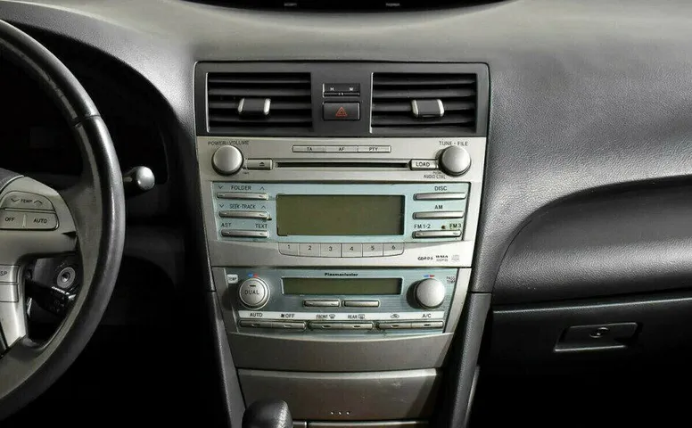 Toyota Camry 2.4 Автомат