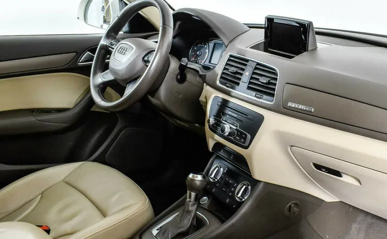 Audi Q3 I (8U)