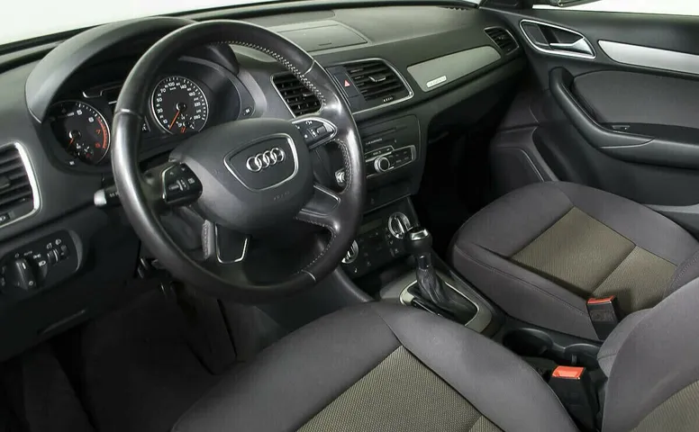 Audi Q3 I (8U)