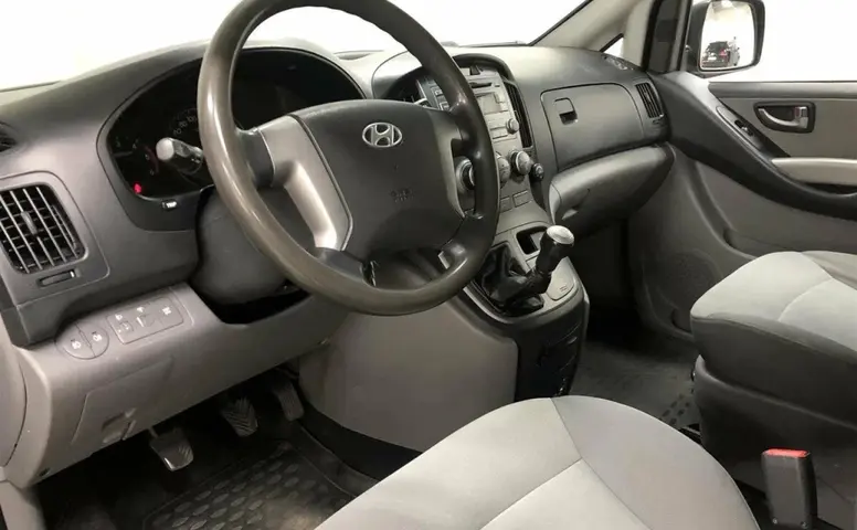 Hyundai H-1