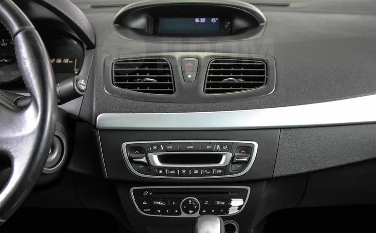 Renault Fluence, 1 поколение