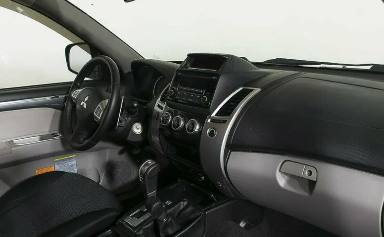 Mitsubishi Pajero Sport 2.5 Автомат