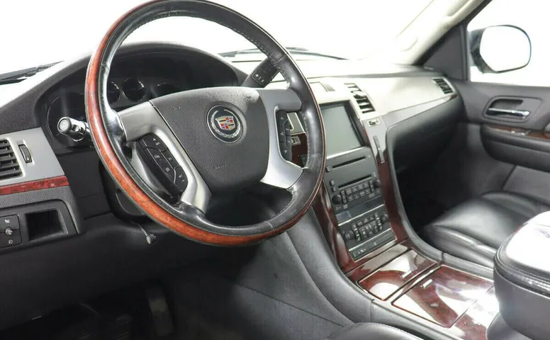 Cadillac Escalade III