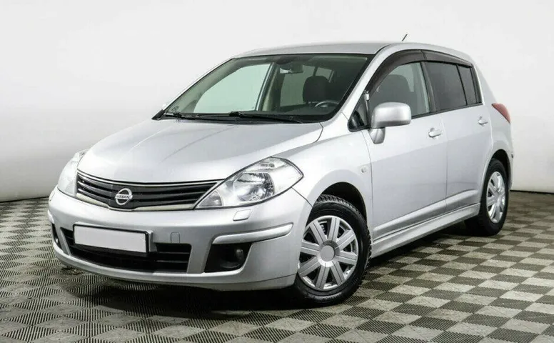 Nissan Tiida 1.6 Автомат
