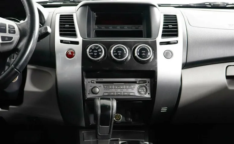 Mitsubishi Pajero Sport II