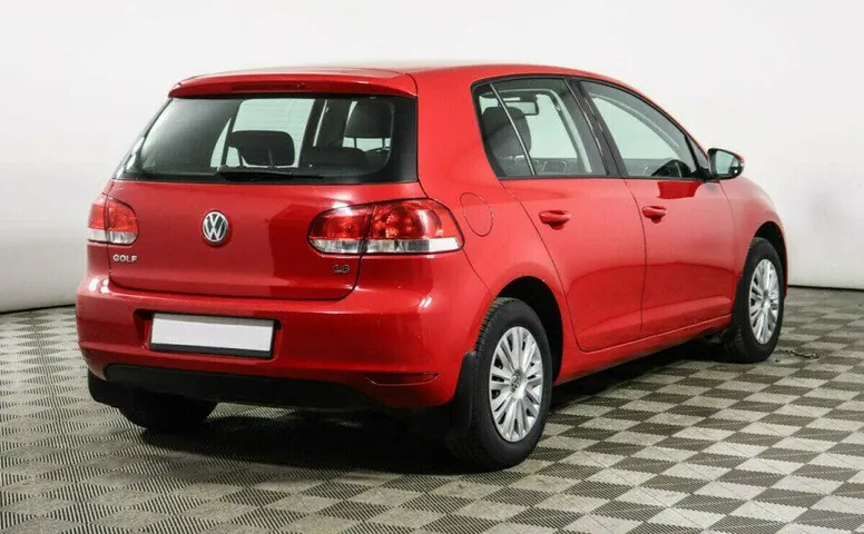 Volkswagen Golf 1.6 Робот