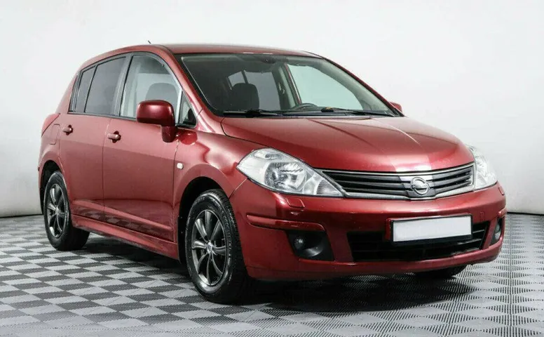 Nissan Tiida 1.6 Автомат