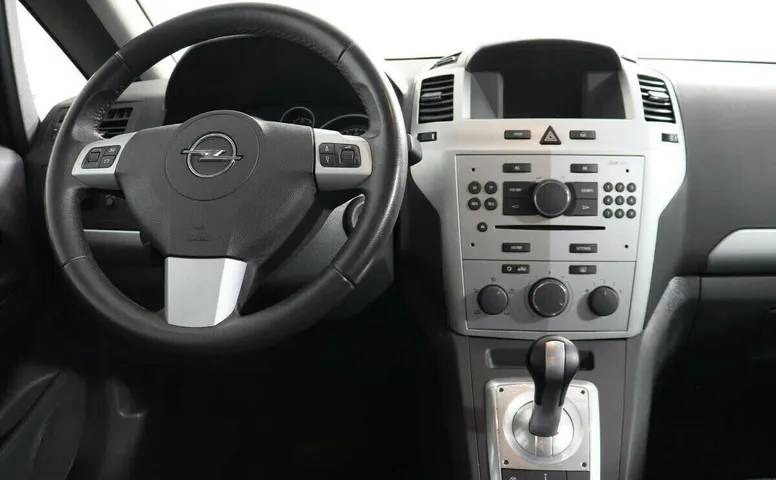 Opel Zafira B Рестайлинг