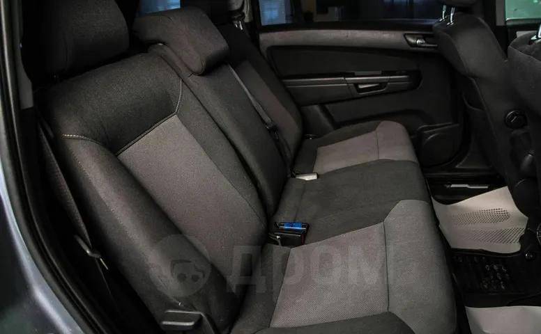 Opel Zafira, 2 поколение