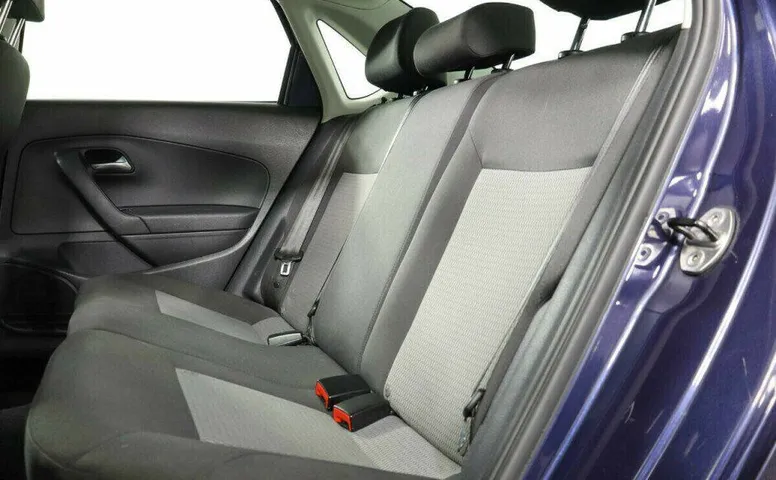 Volkswagen Polo 1.6 Автомат