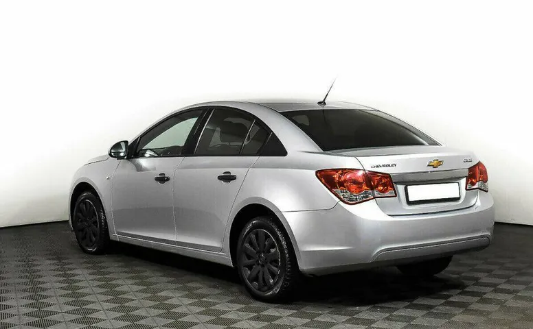 Chevrolet Cruze 1.6 Автомат