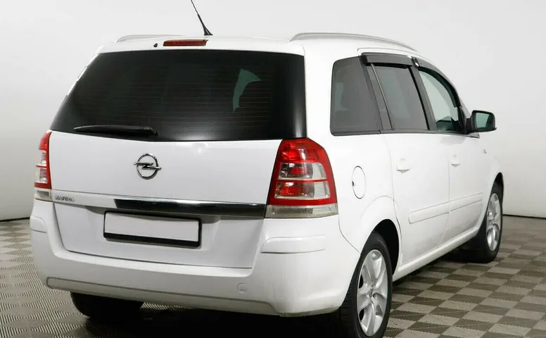Opel Zafira B Рестайлинг