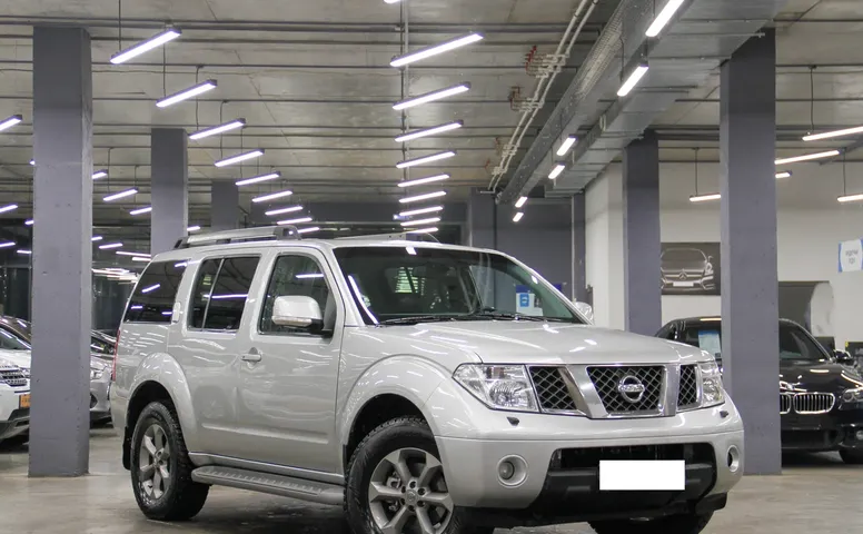 Nissan Pathfinder III