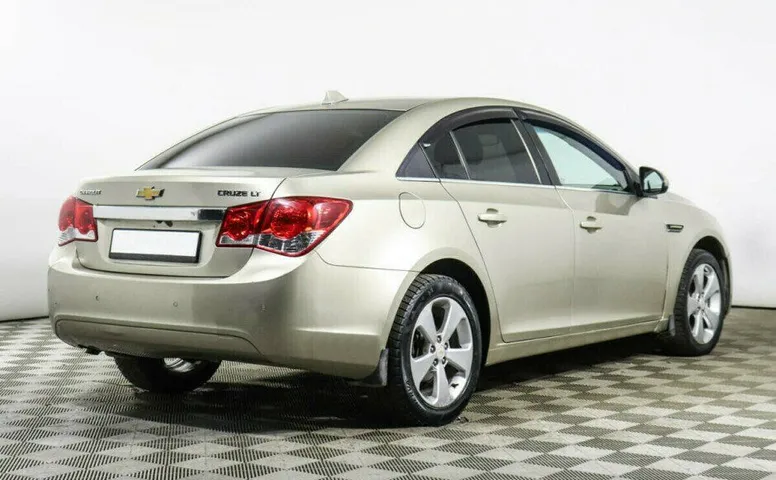 Chevrolet Cruze 1.8 Автомат