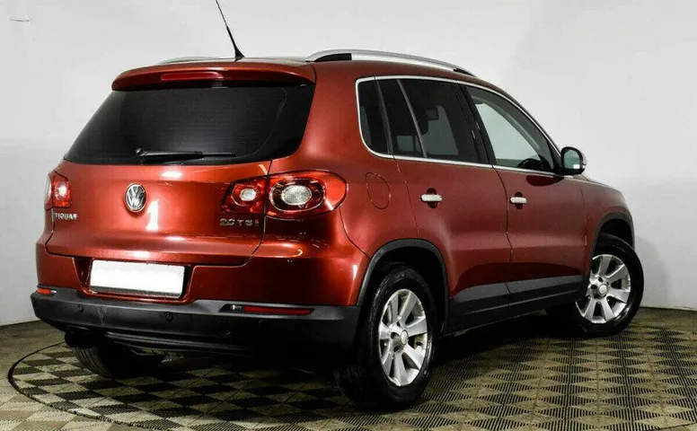 Volkswagen Tiguan 2.0 Автомат