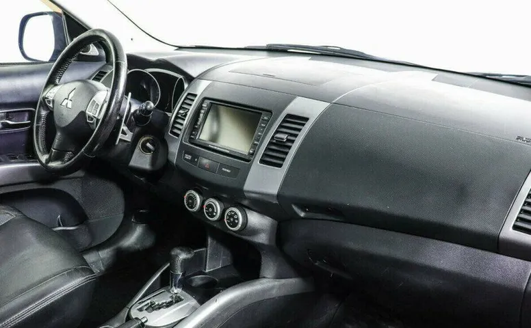 Mitsubishi Outlander 2.4 Вариатор