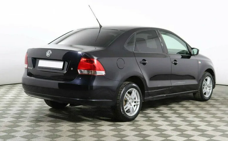 Volkswagen Polo 1.6 Автомат