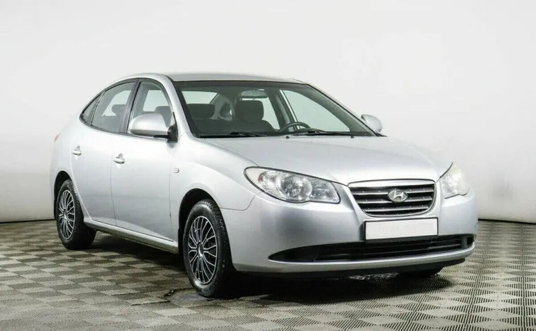 Hyundai Elantra 1.6 Механика