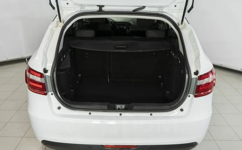 Лада Веста, 1 поколение