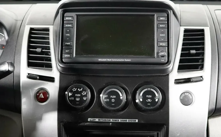Mitsubishi Pajero Sport II