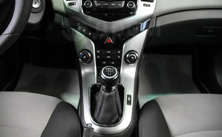 Chevrolet Cruze, 1 поколение