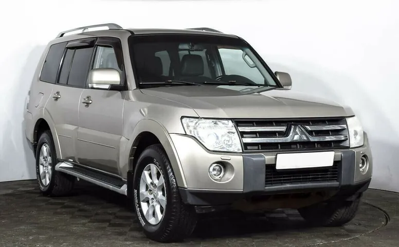 Mitsubishi Pajero IV