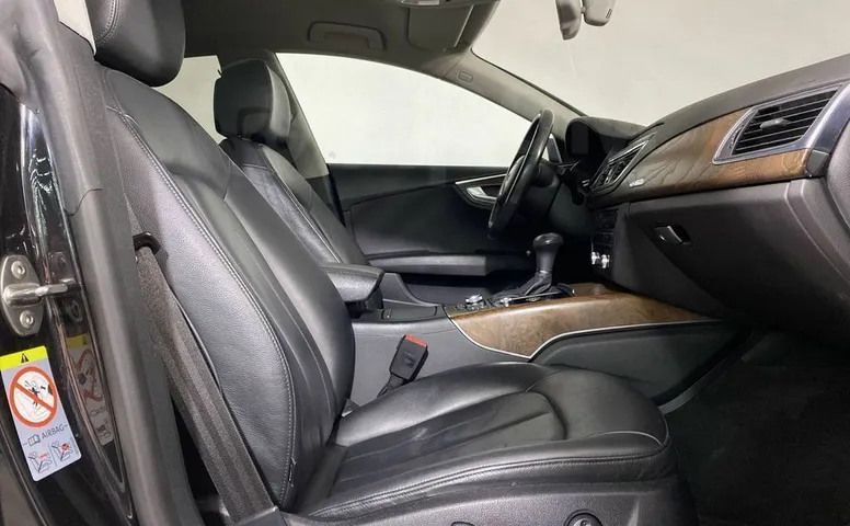 Audi A7, 1 поколение
