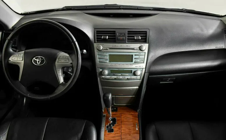Toyota Camry 2.4 Автомат