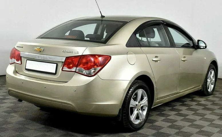 Chevrolet Cruze 1.6 Автомат