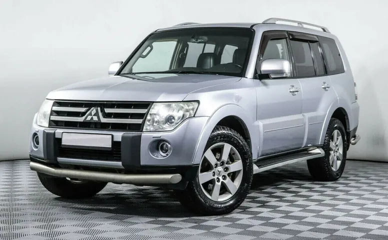 Mitsubishi Pajero IV
