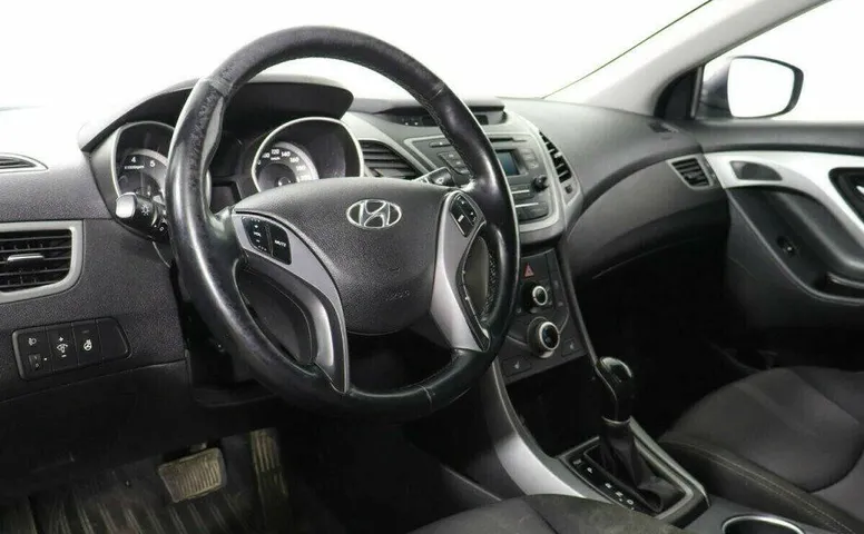 Hyundai Elantra 1.6 Автомат