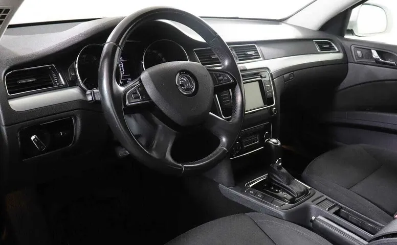 Skoda superb робот 2014 с пробегом 0 км
