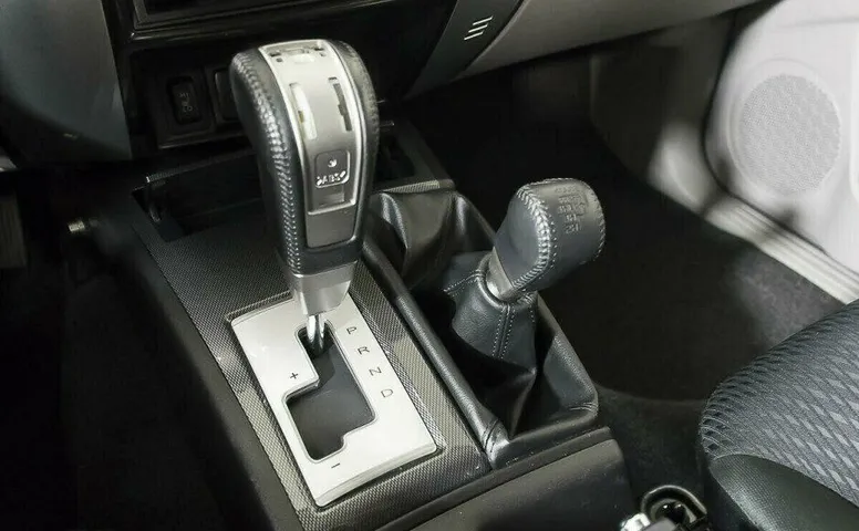 Mitsubishi Pajero Sport 2.5 Автомат