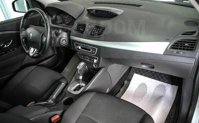 Renault Fluence, 1 поколение
