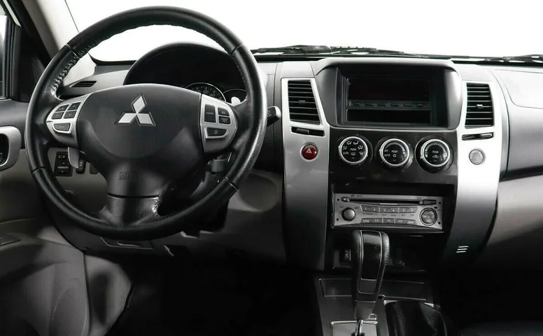 Mitsubishi Pajero Sport II