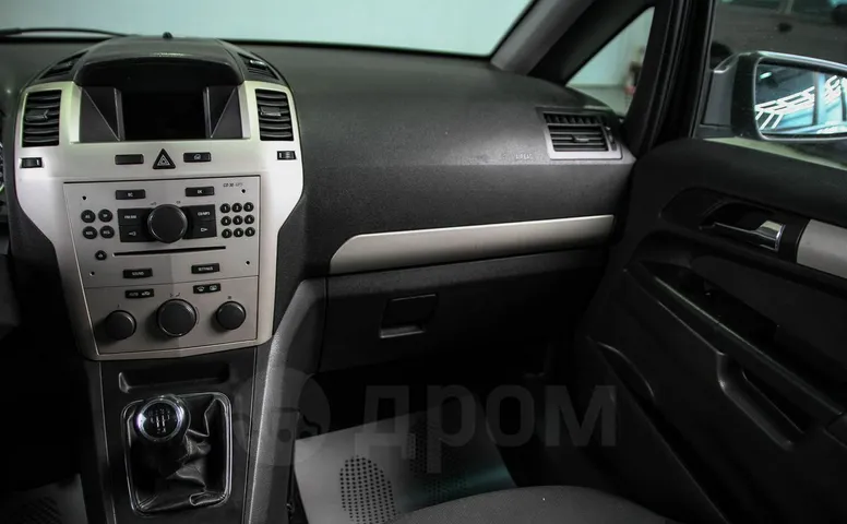 Opel Zafira, 2 поколение