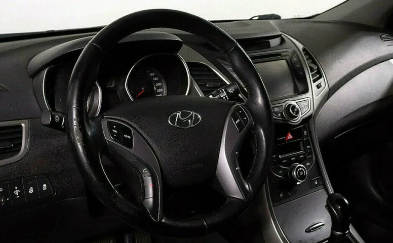 Hyundai Elantra 1.8 Автомат