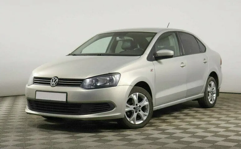 Volkswagen Polo 1.6 Автомат