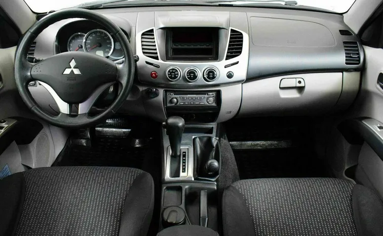 Mitsubishi l200 iv