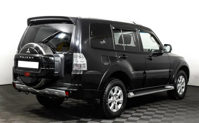 Mitsubishi Pajero IV