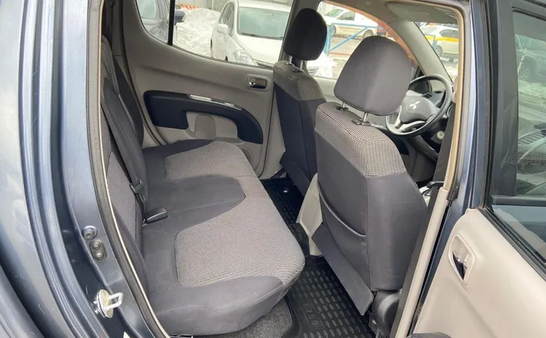 Mitsubishi L200